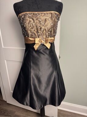 Jessica McClintock Black and Gold Strapless Party Dress